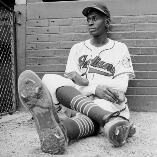 Satchel Paige est recruté à l'âge de 42 ans par les Indians. Avec les Kansas City Athletics, il lancera en MLB à l'âge de 59 ans !